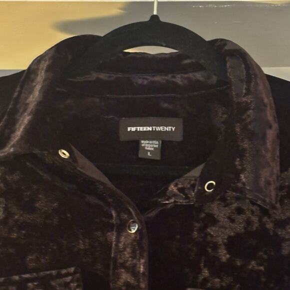 Fifteen Twenty Black Velveteen Snap Front Shirt Blouse L Pockets Long Line Goth - Picture 9 of 9